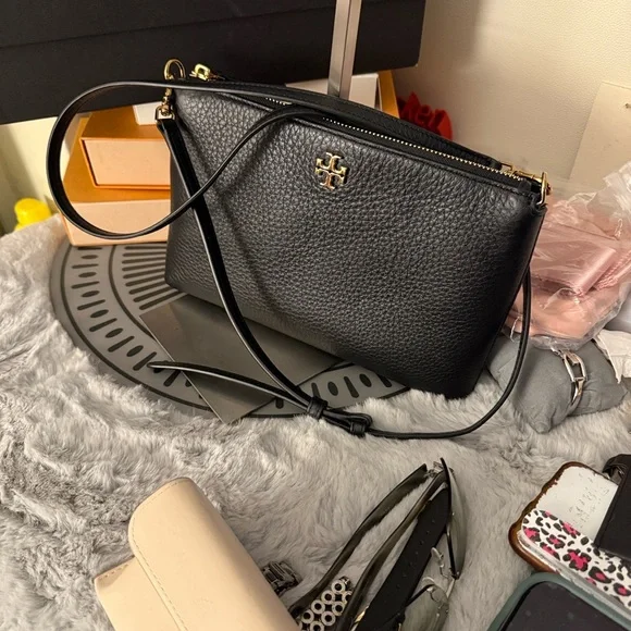 Tory Burch Black Crossbody Bag with Gold Logo - Picture 6 of 16